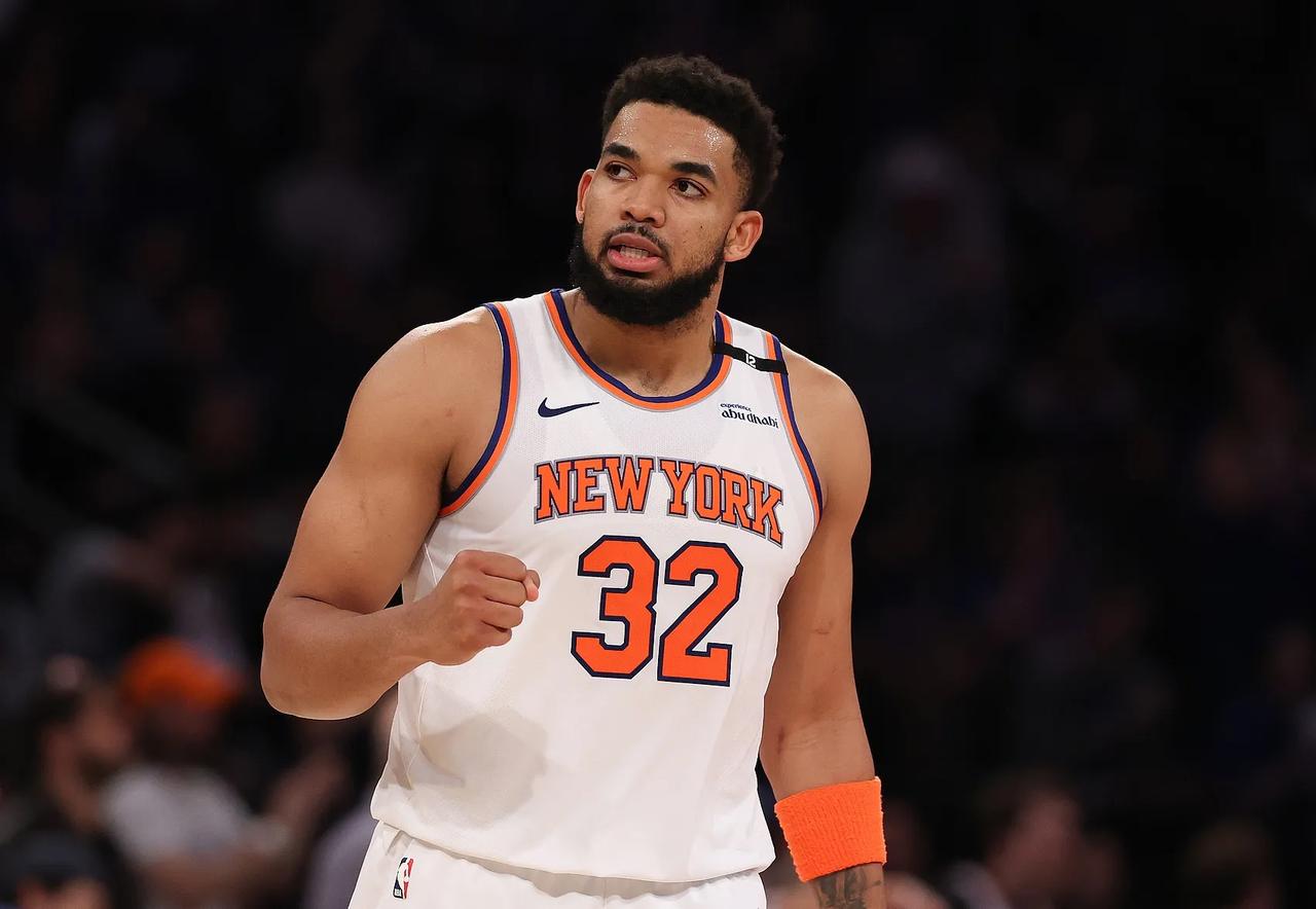 问鼎- 曼联不断突破！，西亚卡姆连续十场比赛得分超过大比分获胜气势如虹延续