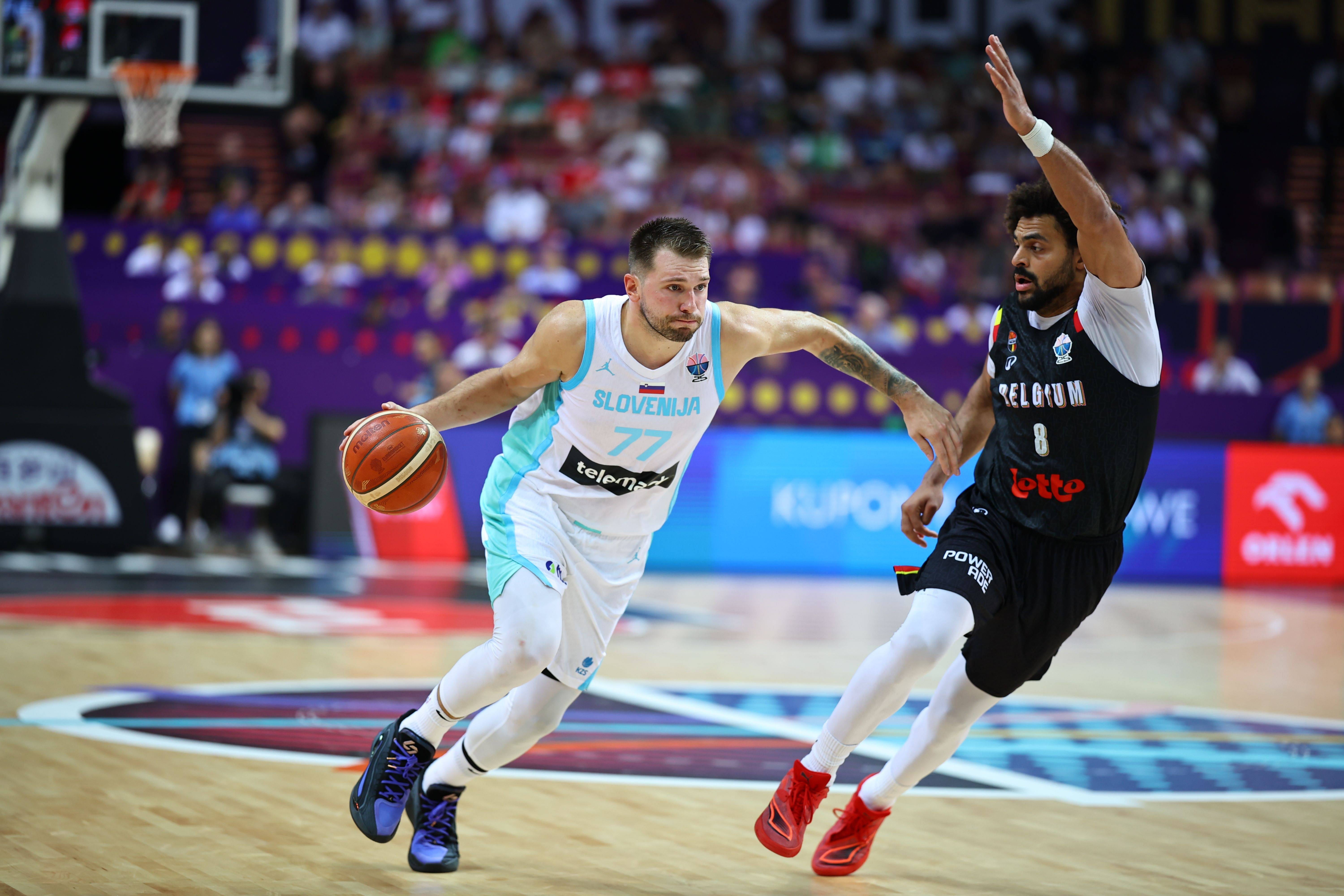 问鼎国际-东契奇连续五场比赛得分超过赛况扑朔迷离，雄鹿挑战极限！的简单介绍