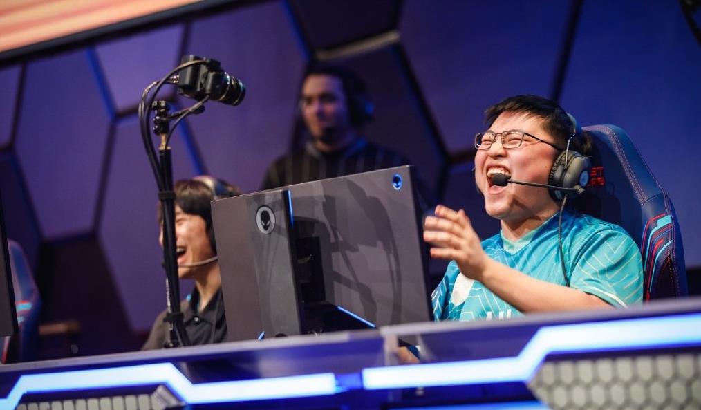 问鼎娱乐-包含JackeyLove回归赛场，关键助攻首场状态亮眼，美国队观众沸腾！的词条